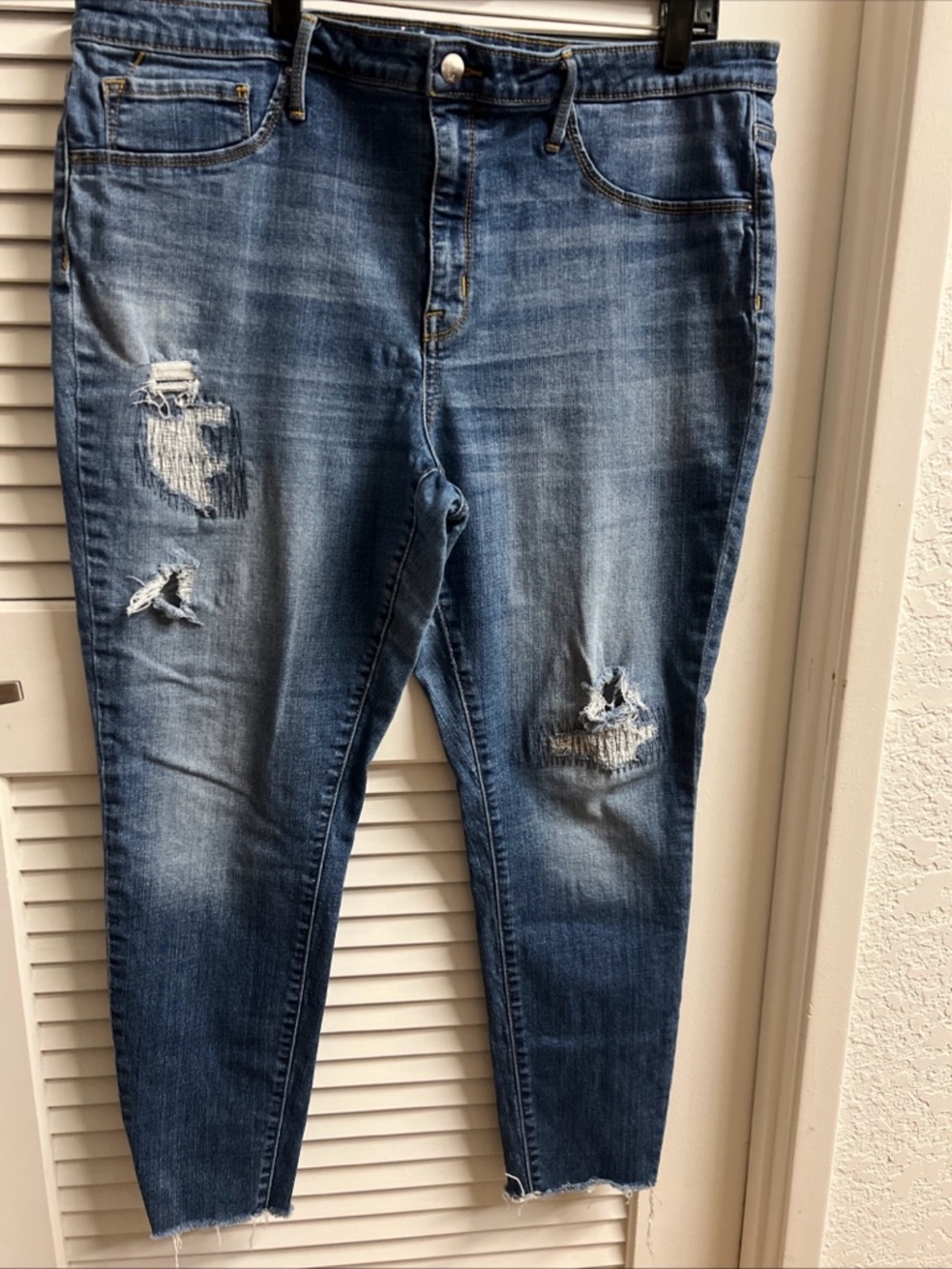 Mossimo Women’s High Rise, Jegging Blue Denim Jeans - Classic Stretch sz 20